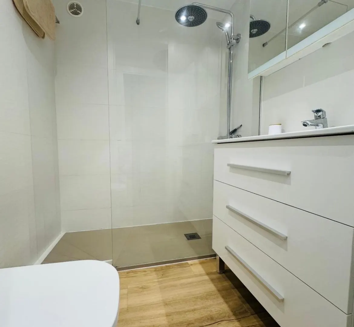 Lujoso Piso Enfrente De Playa De Fenals, 2 Terrazas Apartman Lloret de Mar